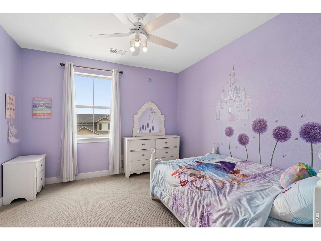 1413 Lyons Ln