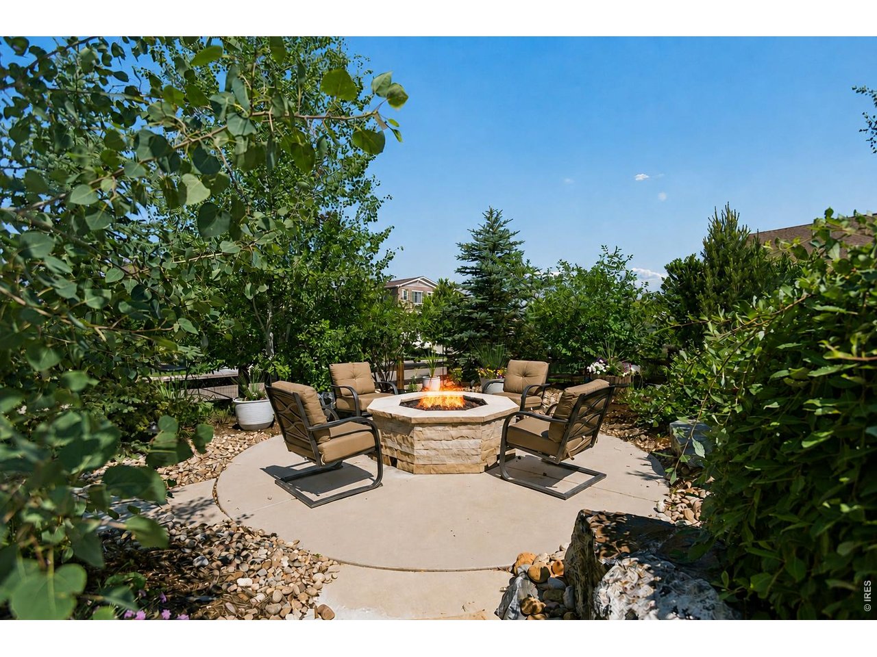 2220 Somerset Ct