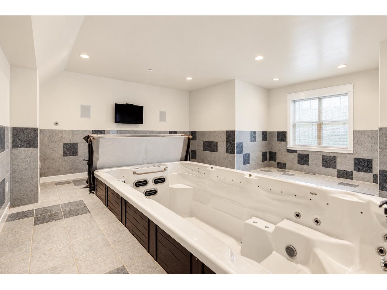 1091 Copper Hill Ct