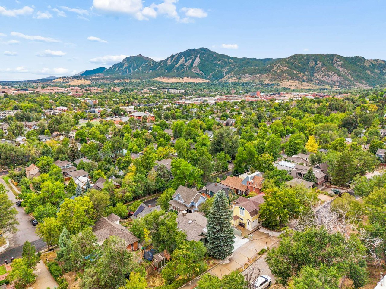 2140 Mesa Dr
