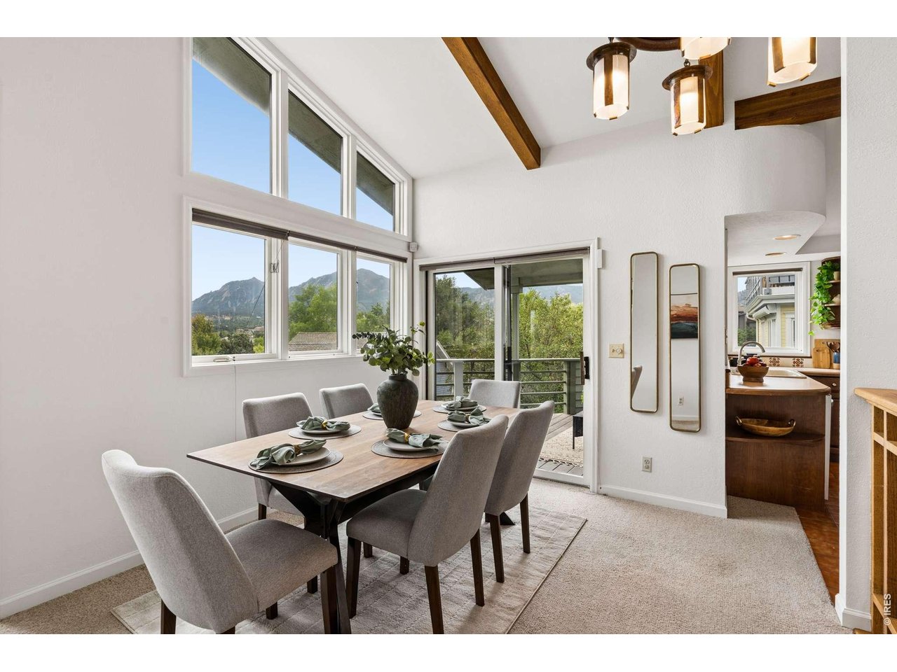 2140 Mesa Dr