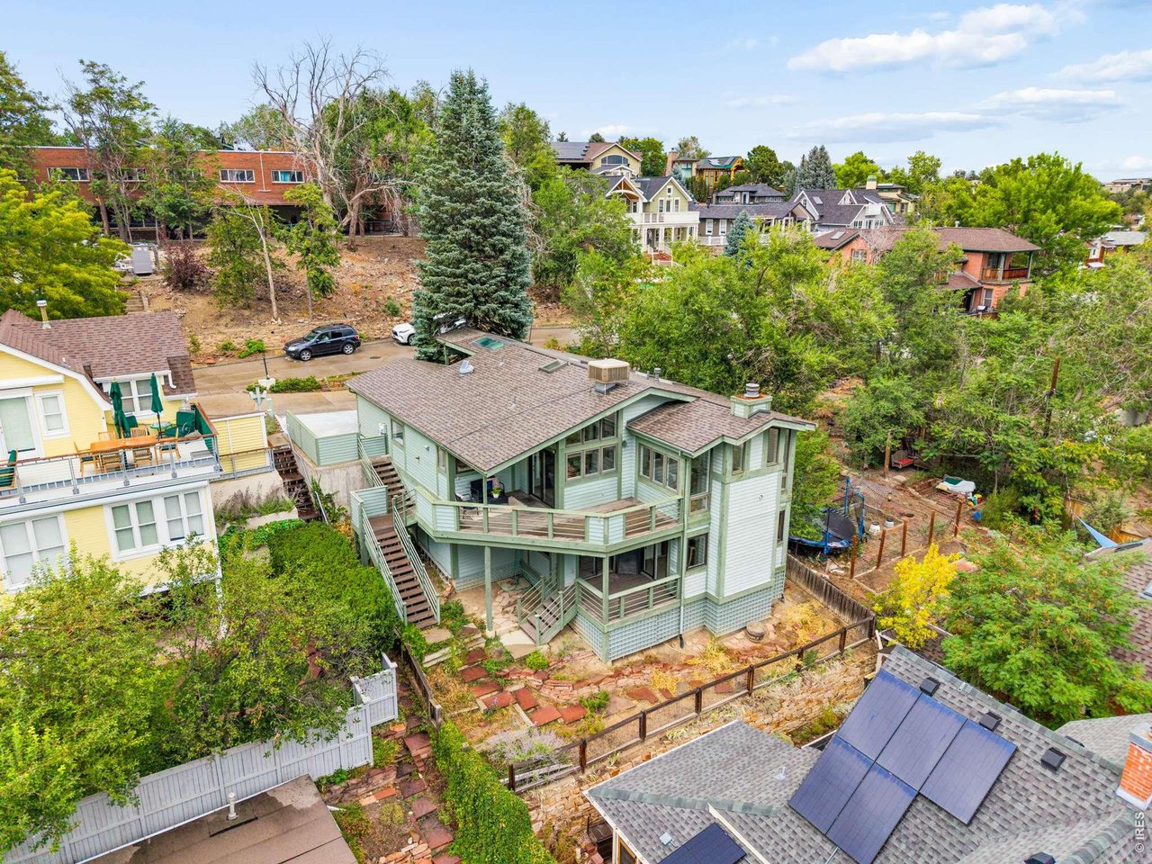 2140 Mesa Dr