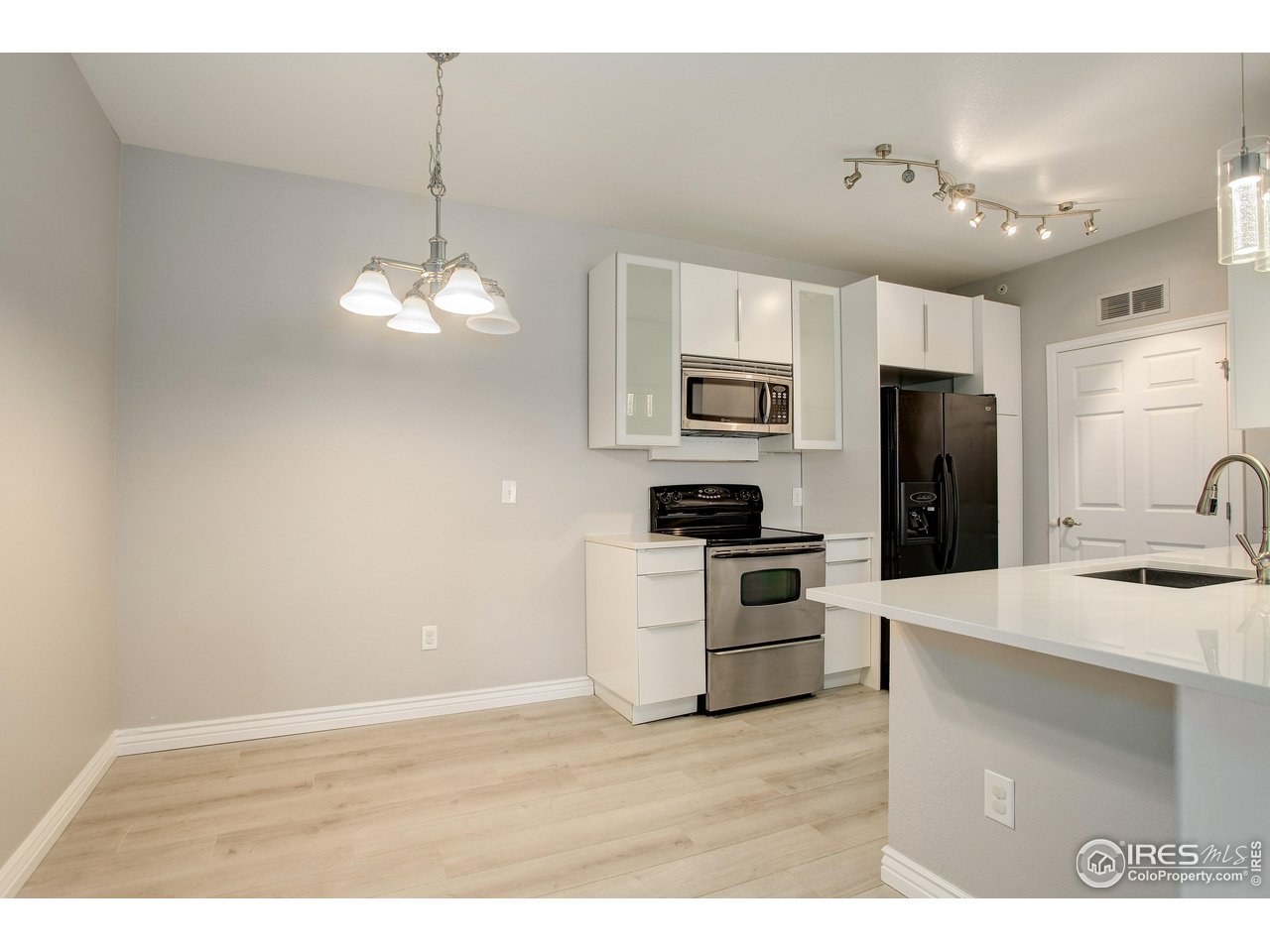 1465 Blue Sky Cir 17-304