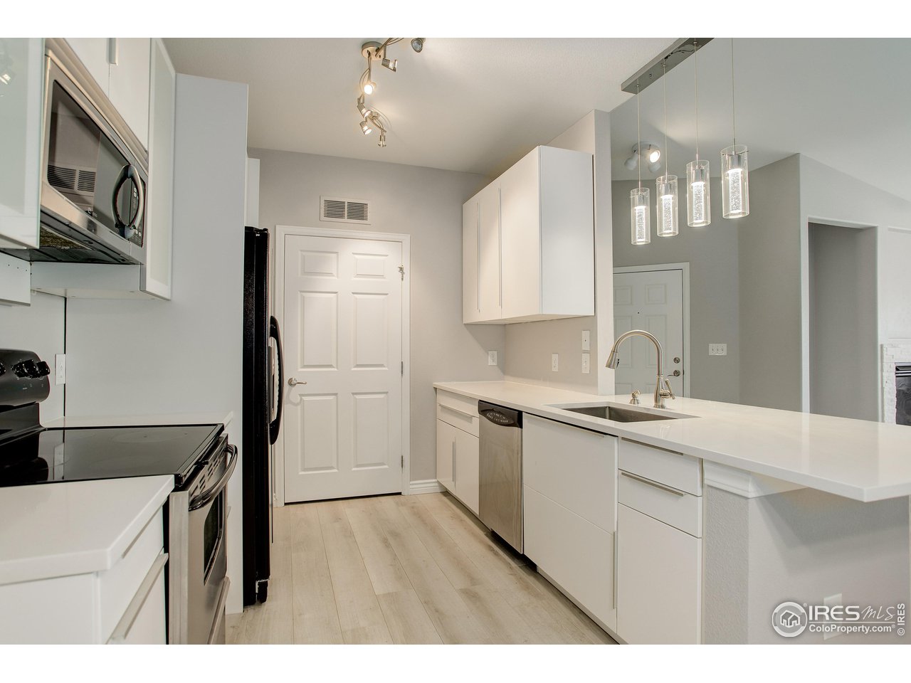 1465 Blue Sky Cir 17-304