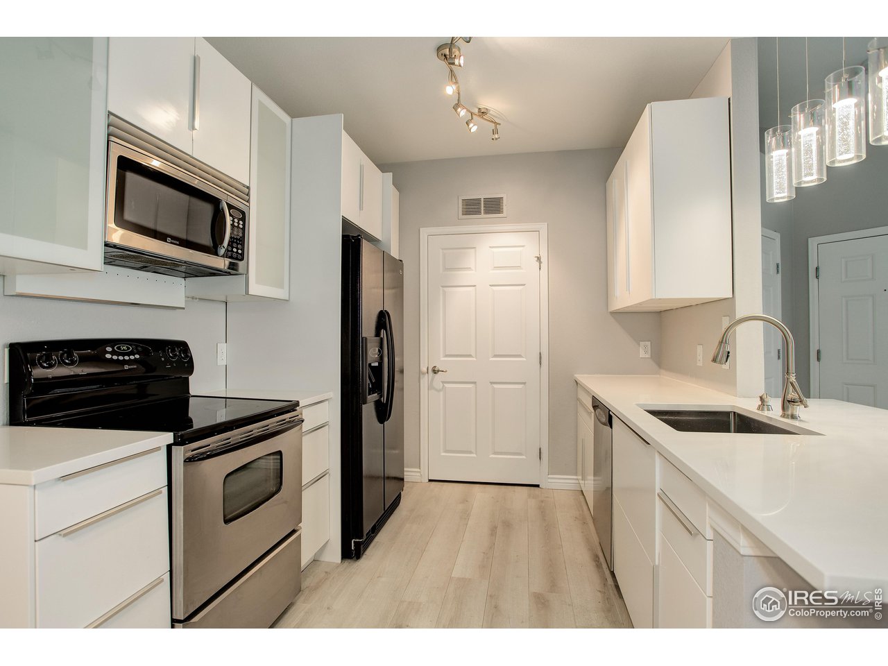 1465 Blue Sky Cir 17-304