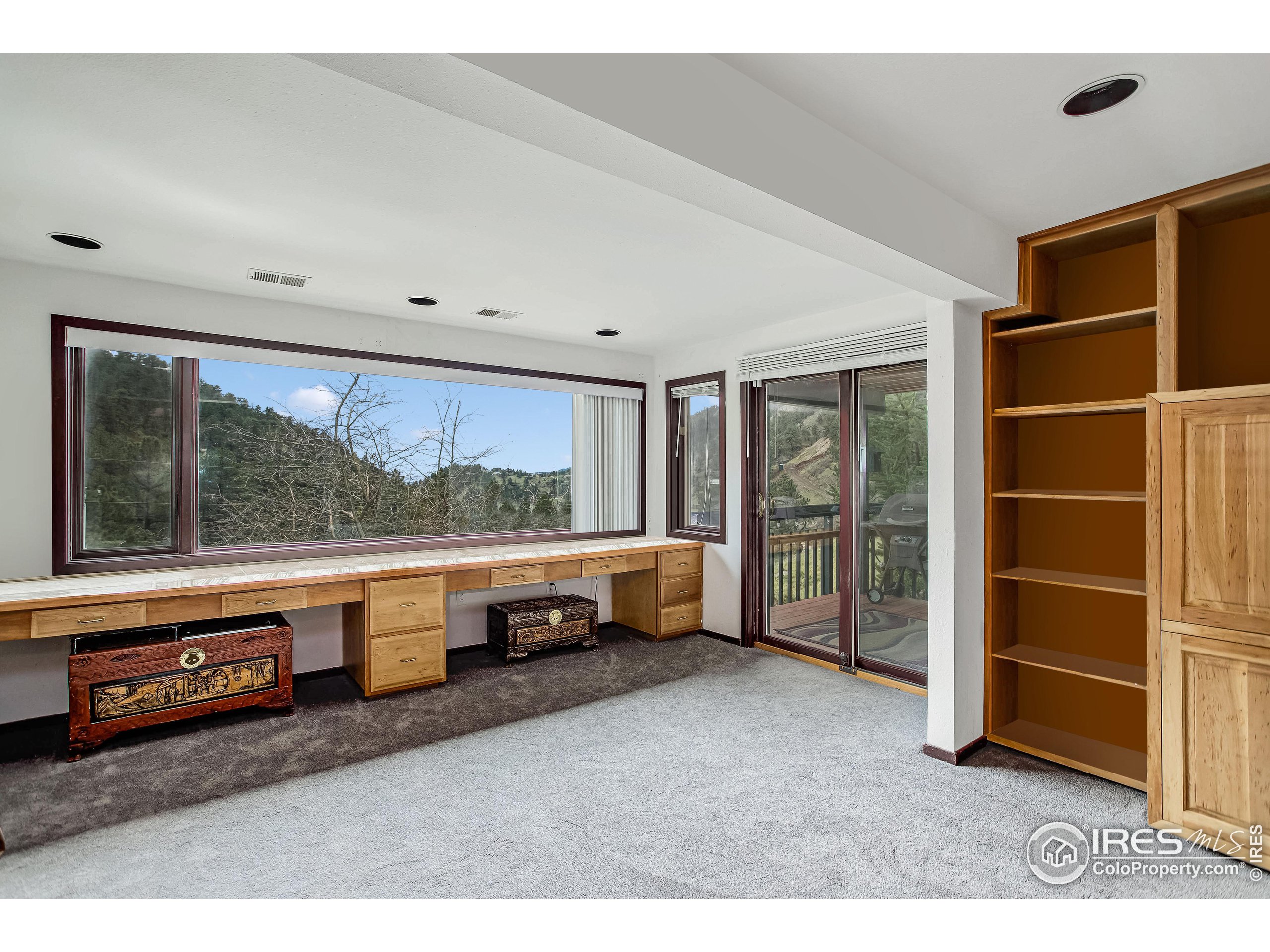 105 N Cedar Brook Rd