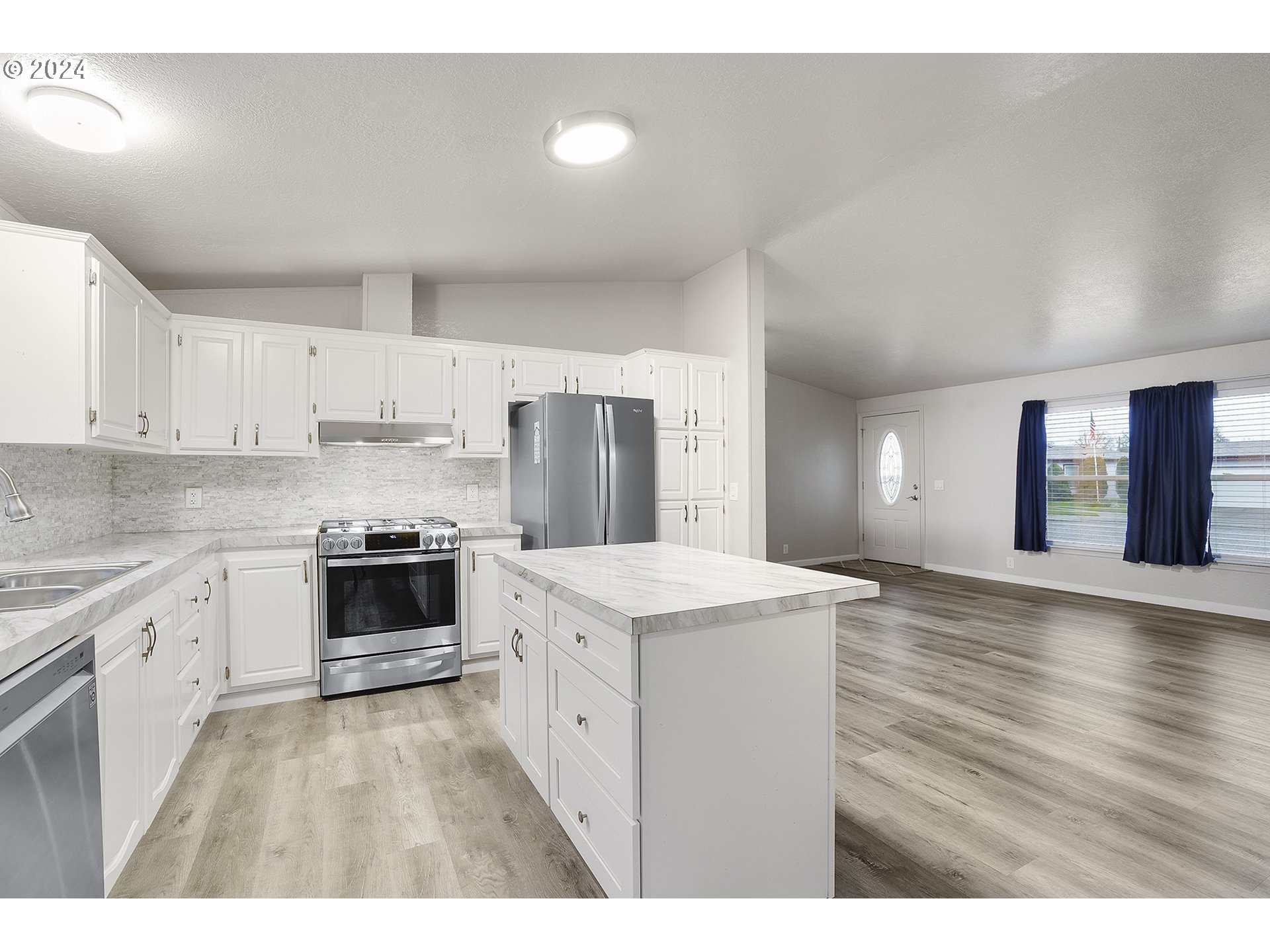 11105 MAIN ST #37