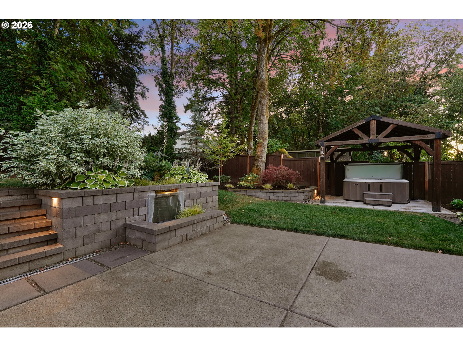 1620 FERNWOOD DR