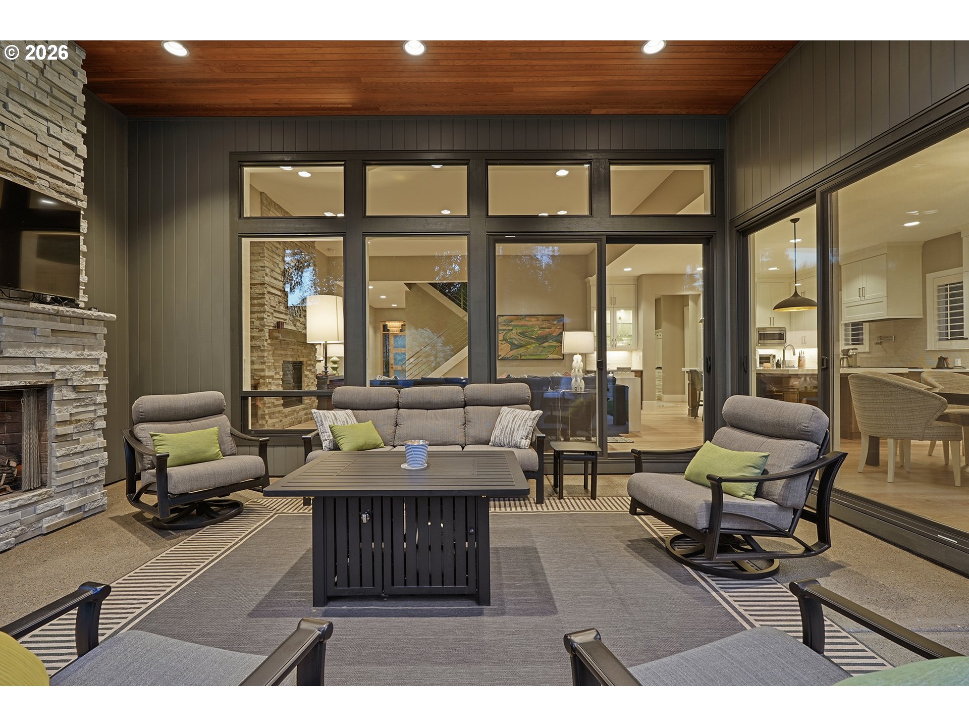 1620 FERNWOOD DR