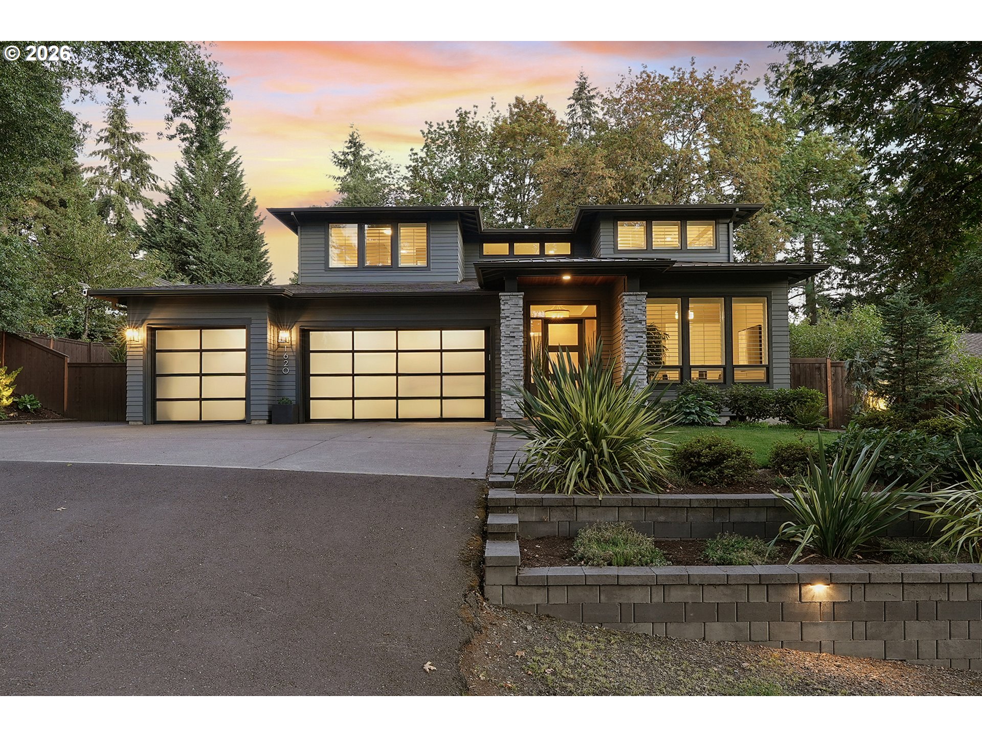 1620 FERNWOOD DR