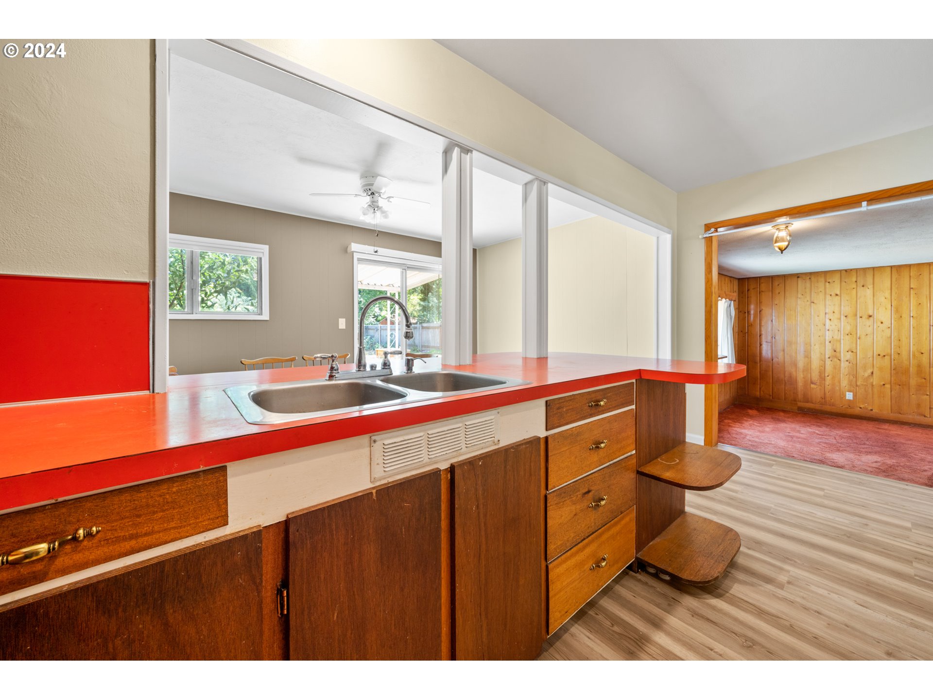 9938 SE HOLLYWOOD AVE