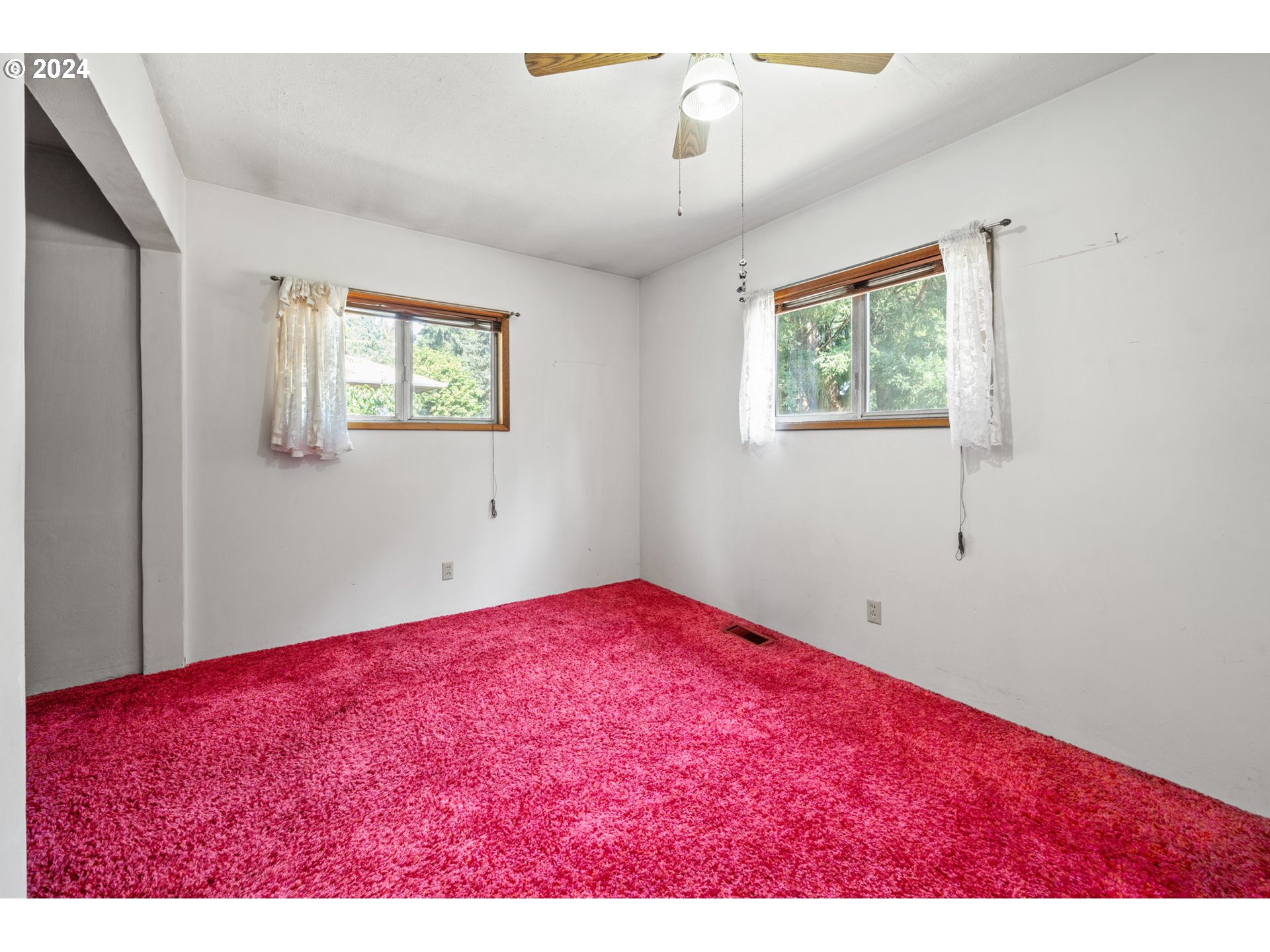 9938 SE HOLLYWOOD AVE