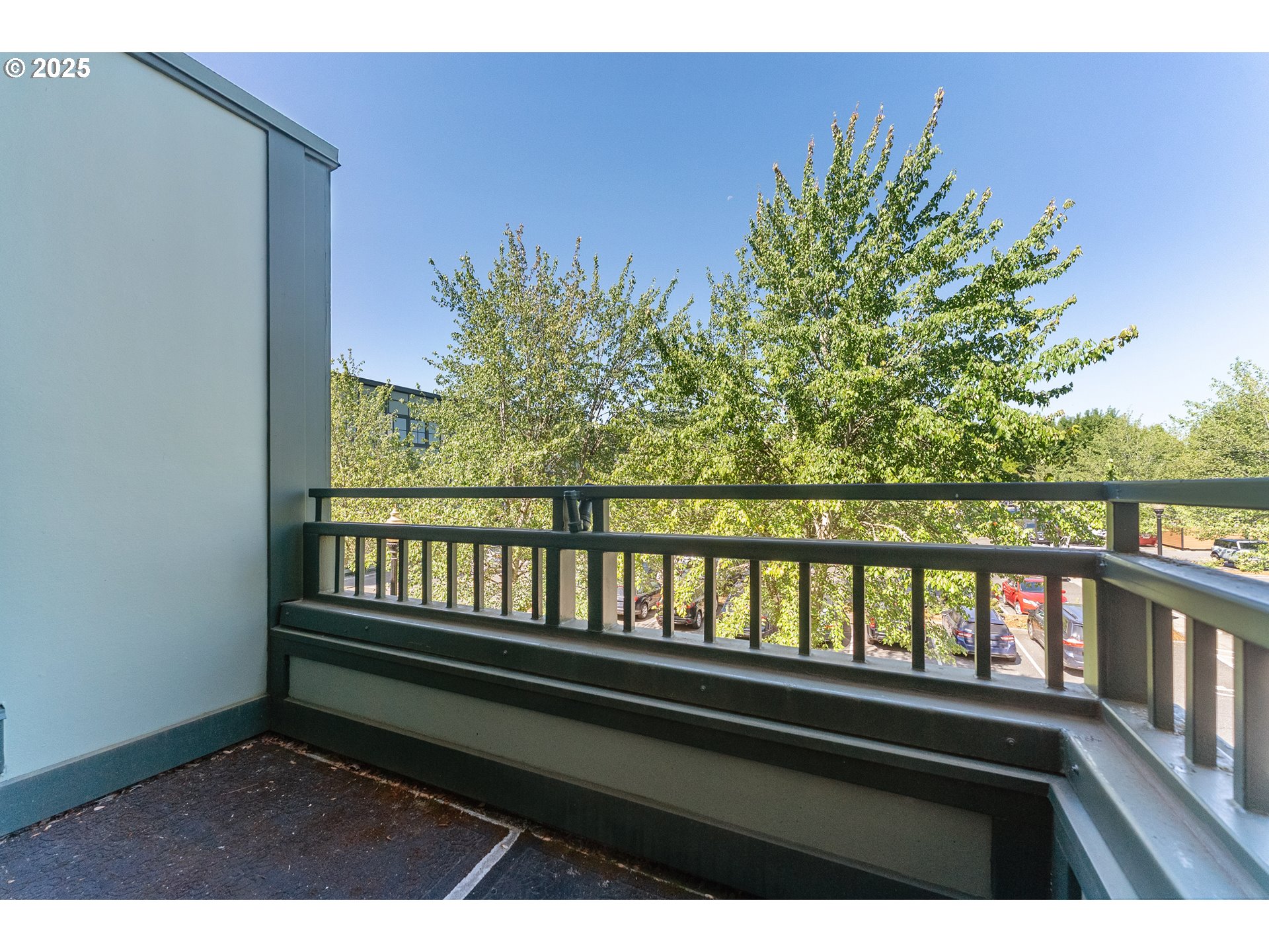 1371 NE ORENCO STATION PKWY 8