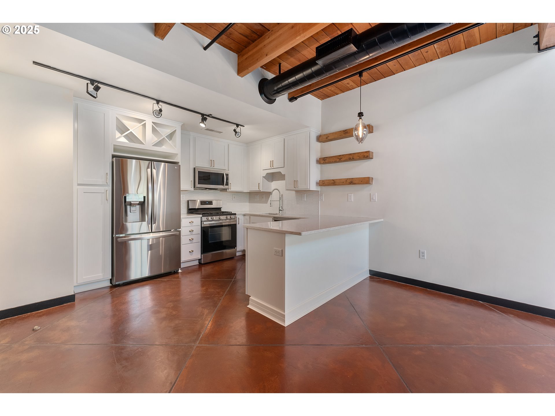 1371 NE ORENCO STATION PKWY 8