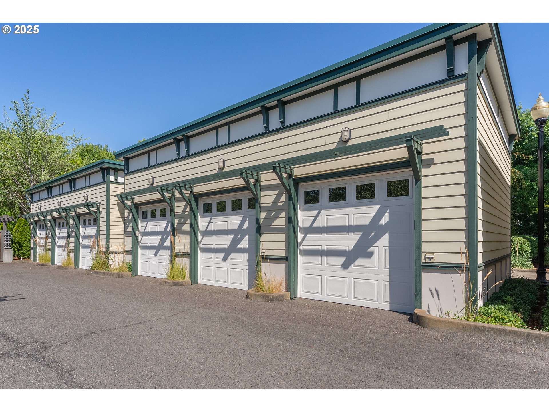 1371 NE ORENCO STATION PKWY 8