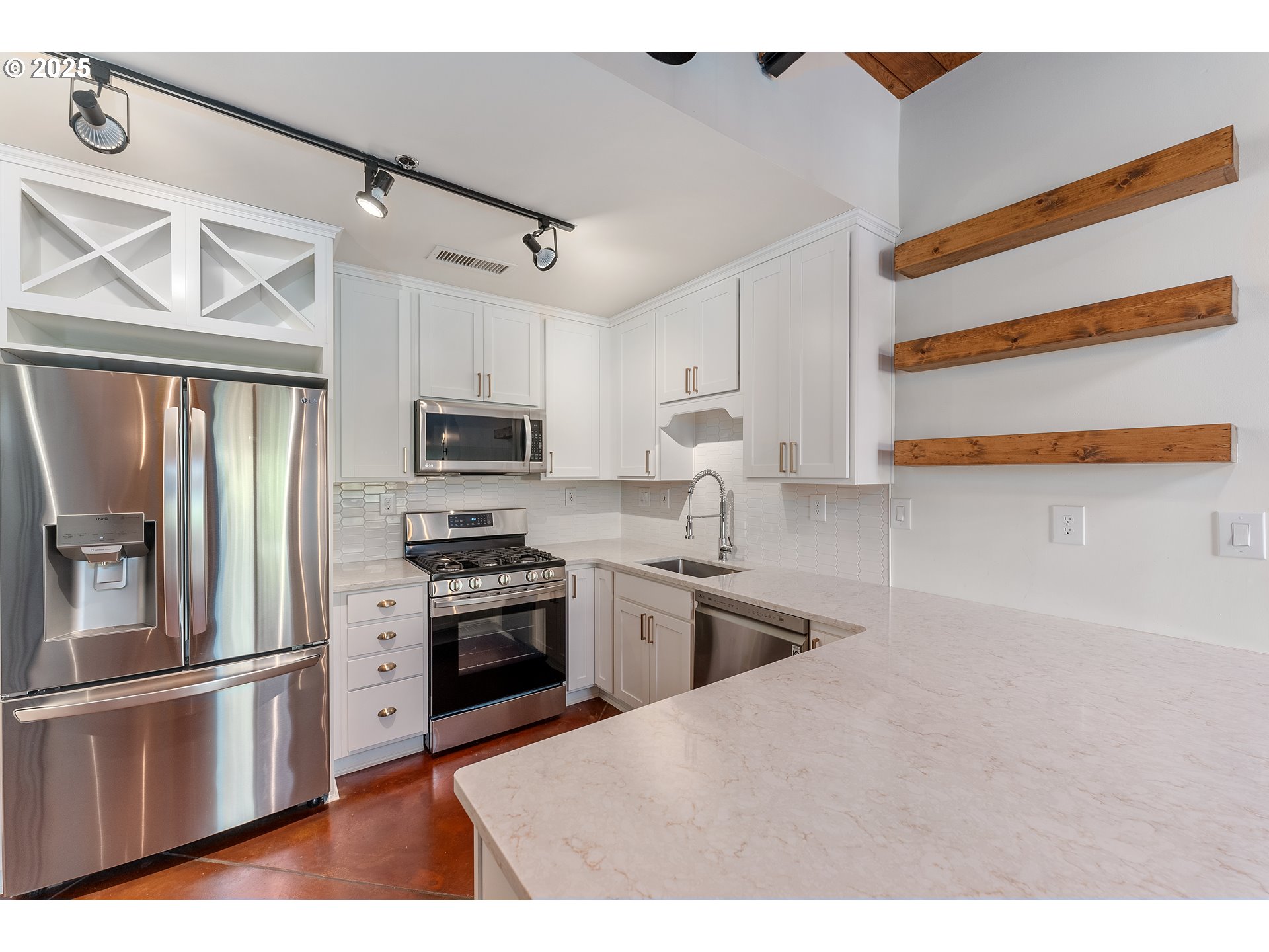 1371 NE ORENCO STATION PKWY 8