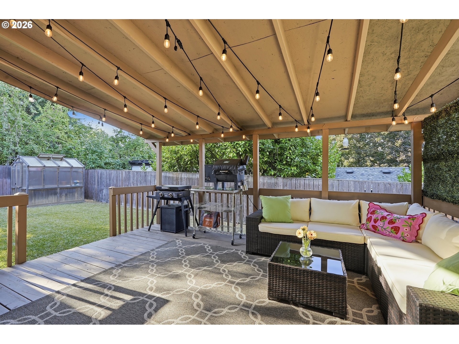 1433 BEGONIA AVE