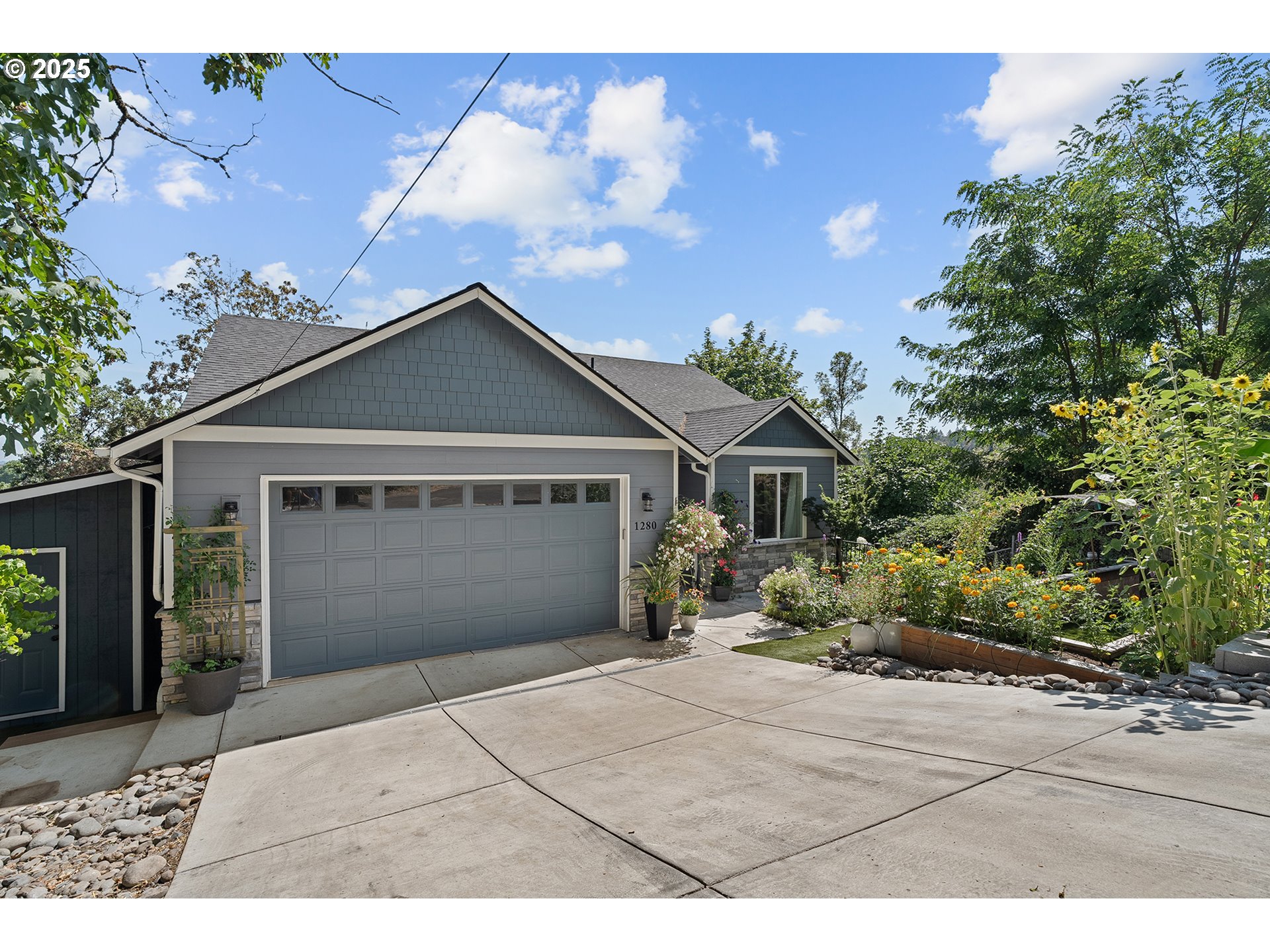 1280 WESTWOOD DR