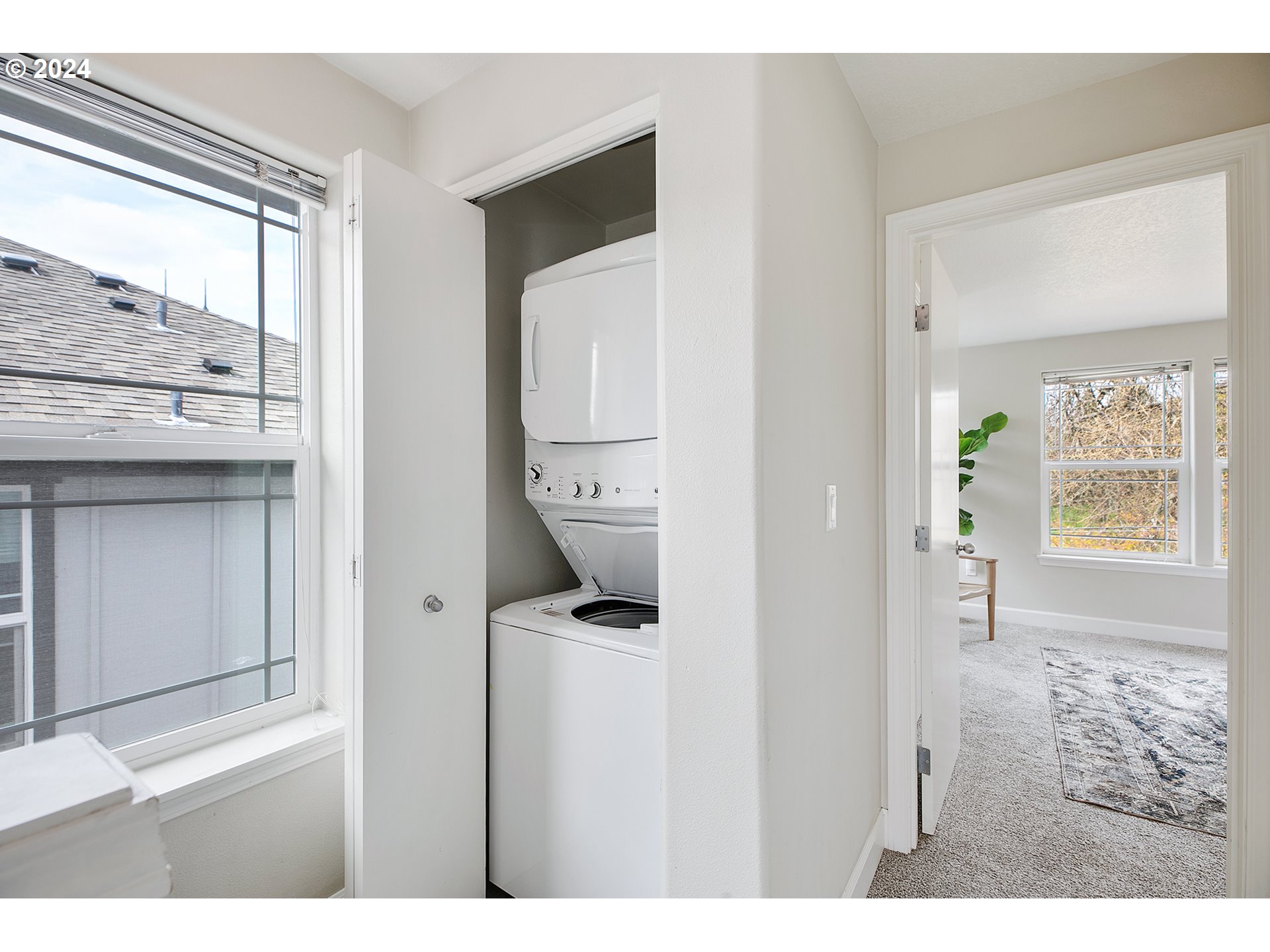 6748 N PITTSBURG AVE