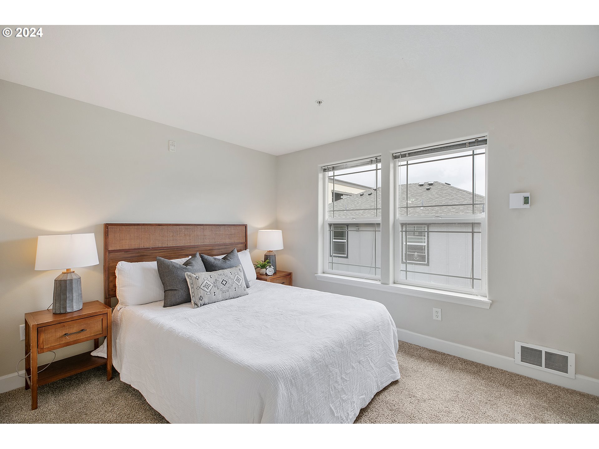 6748 N PITTSBURG AVE