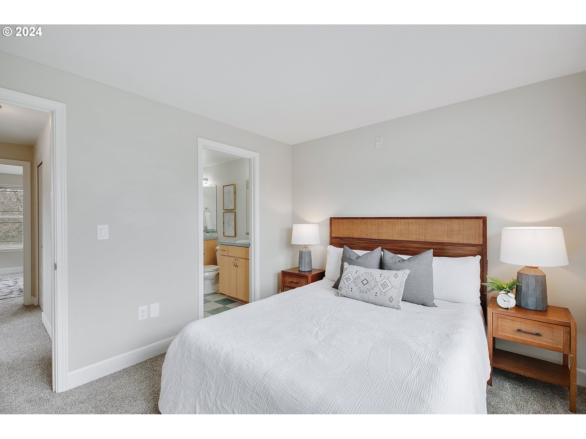 6748 N PITTSBURG AVE