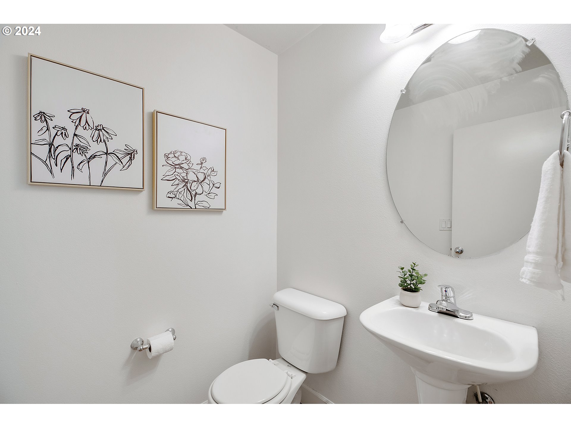 6748 N PITTSBURG AVE