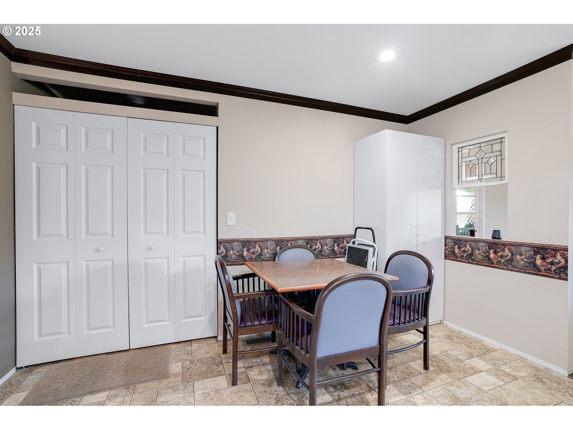 830 N MAIN ST 1, Mt. Angel Unit: 1