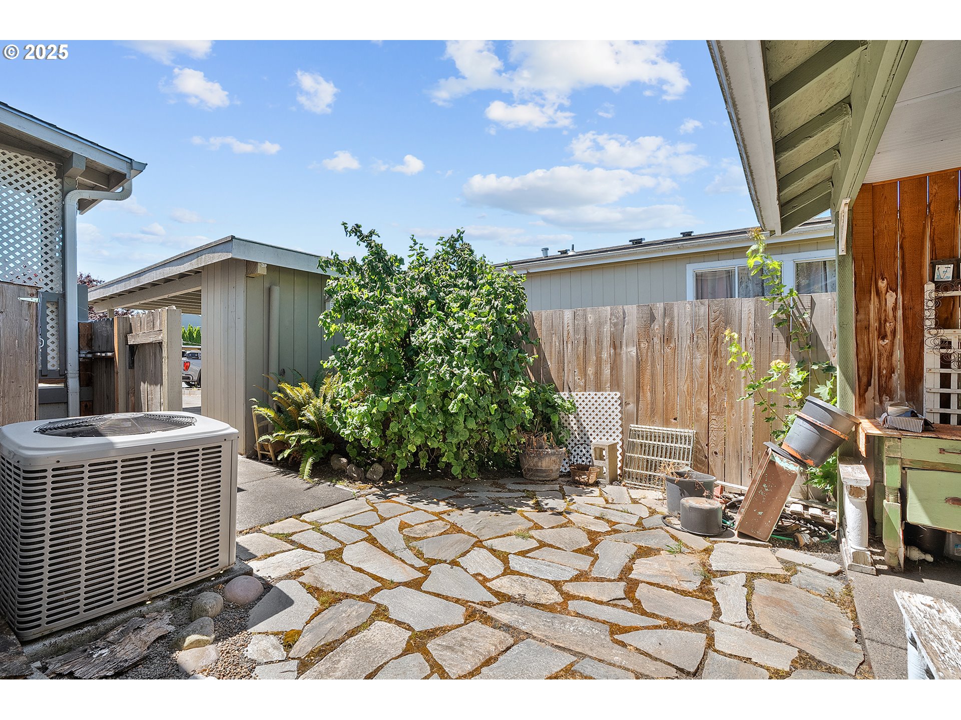 830 N MAIN ST 1, Mt. Angel Unit: 1