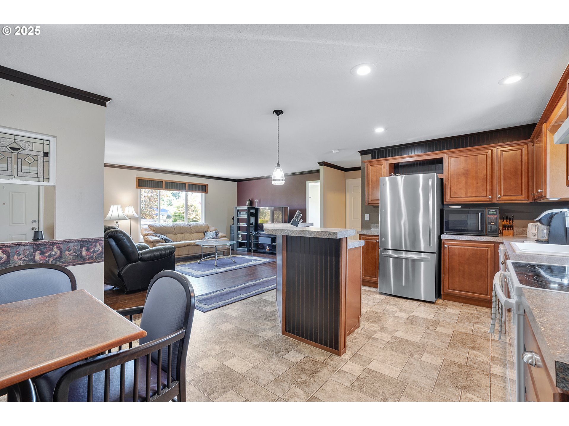 830 N MAIN ST 1, Mt. Angel Unit: 1