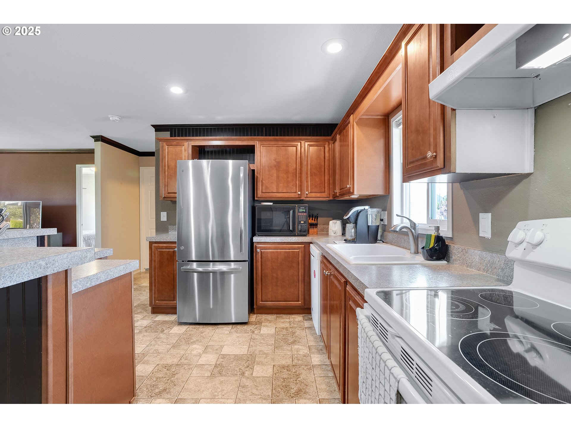 830 N MAIN ST 1, Mt. Angel Unit: 1