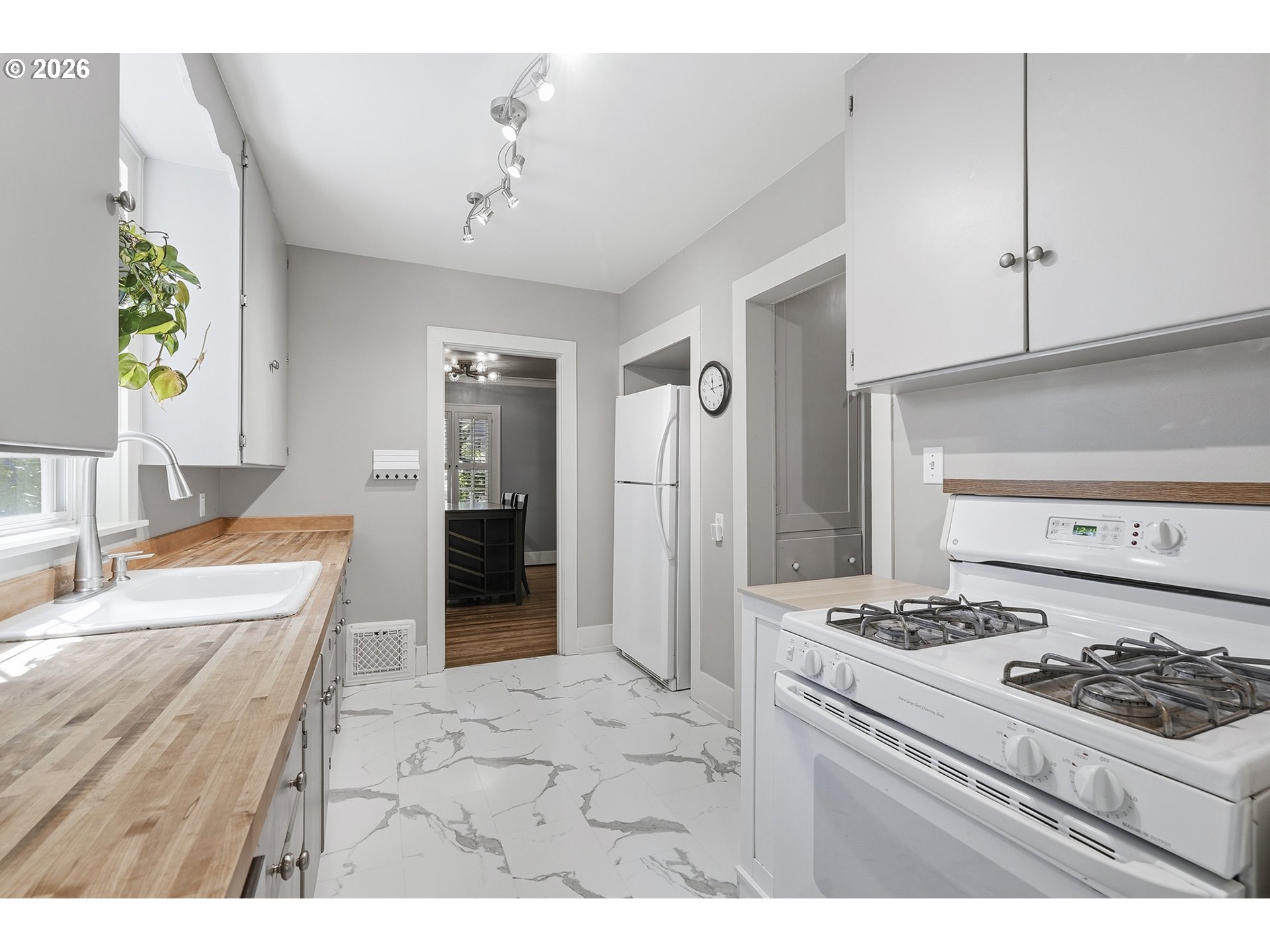 365 RURAL AVE SE