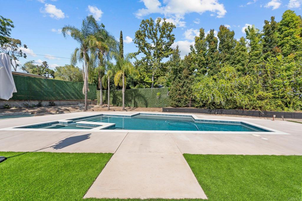 20 Lake Helix Drive