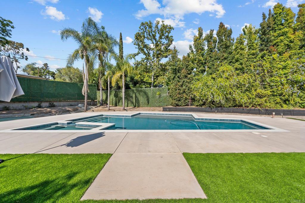 20 Lake Helix Drive
