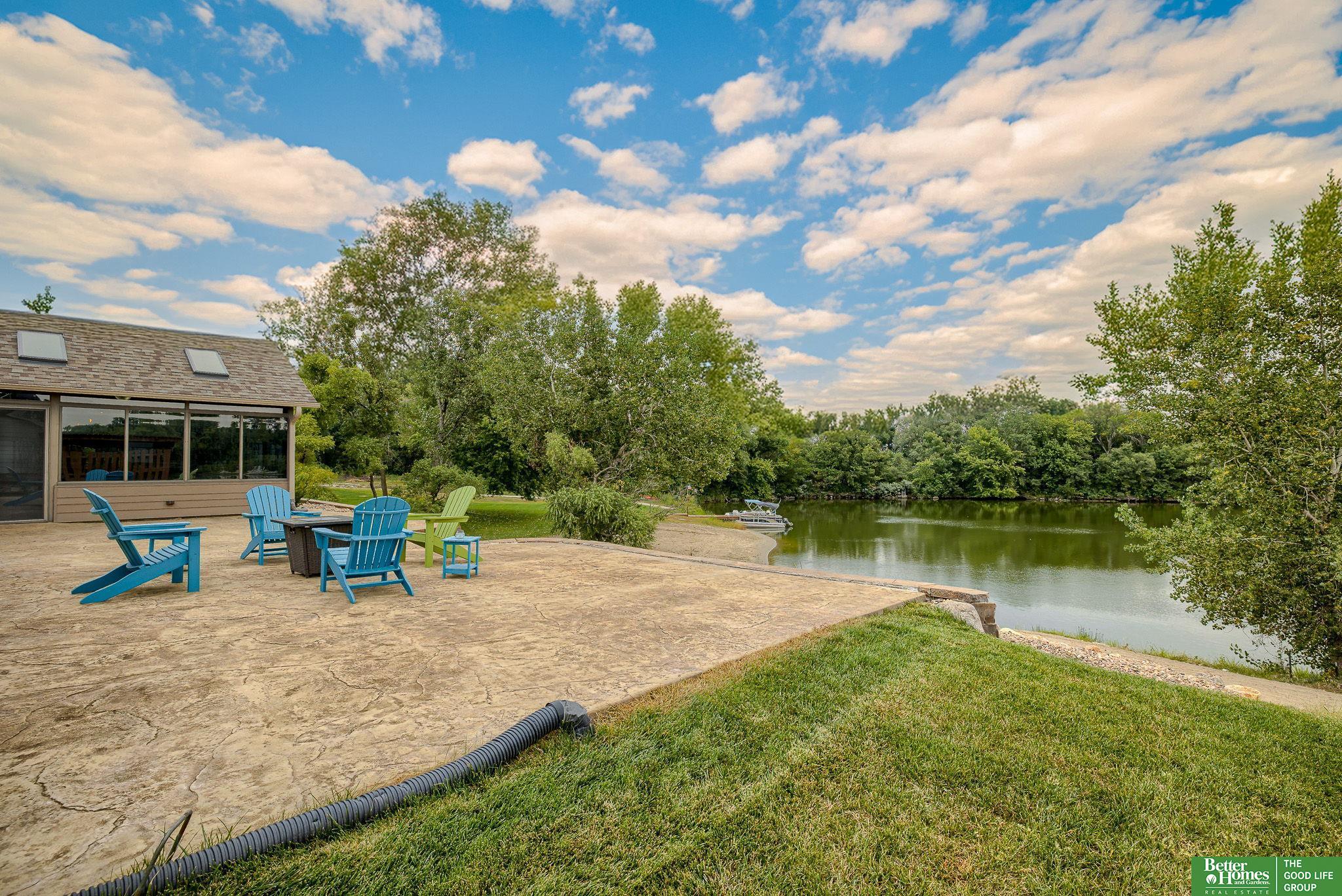 813 Spring Lake Circle, McCool Junction