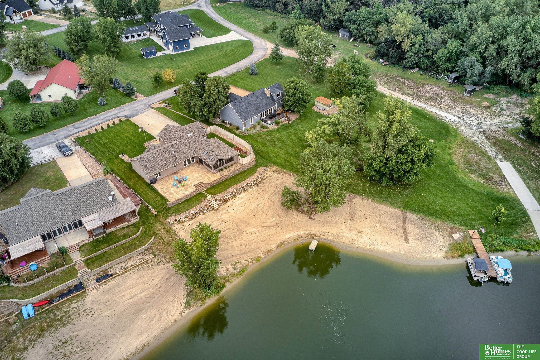 813 Spring Lake Circle, McCool Junction