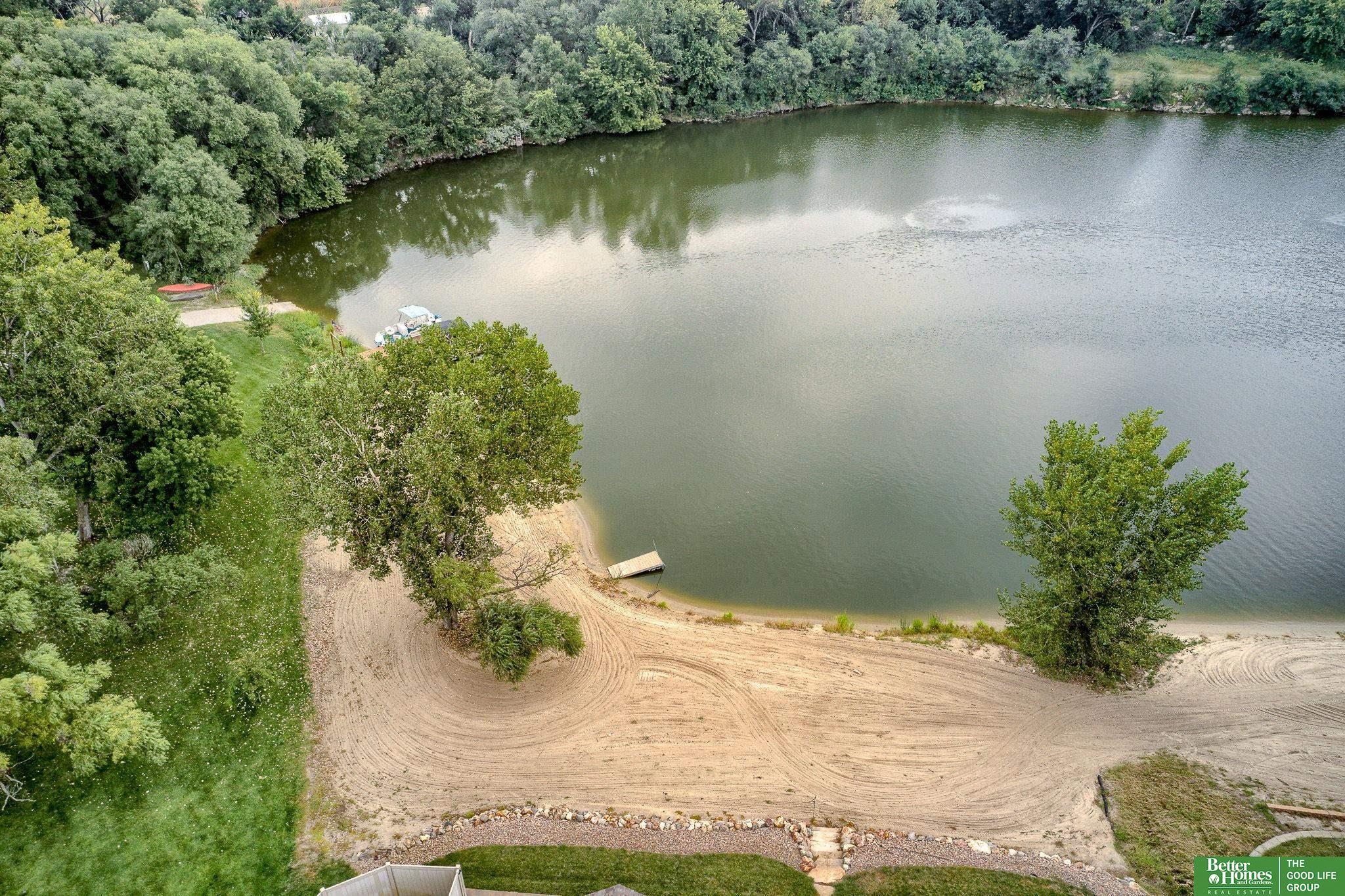 813 Spring Lake Circle, McCool Junction