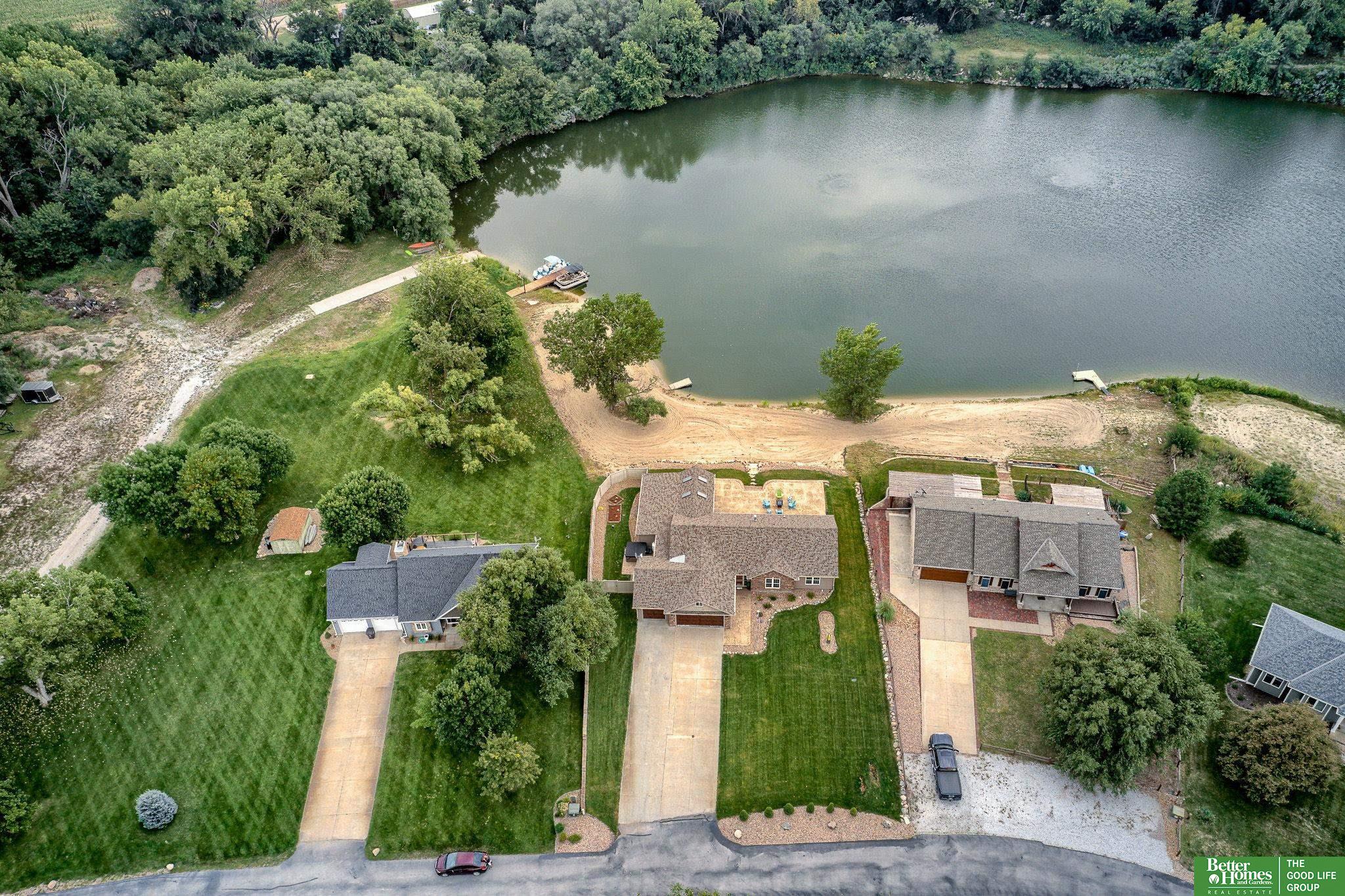 813 Spring Lake Circle, McCool Junction