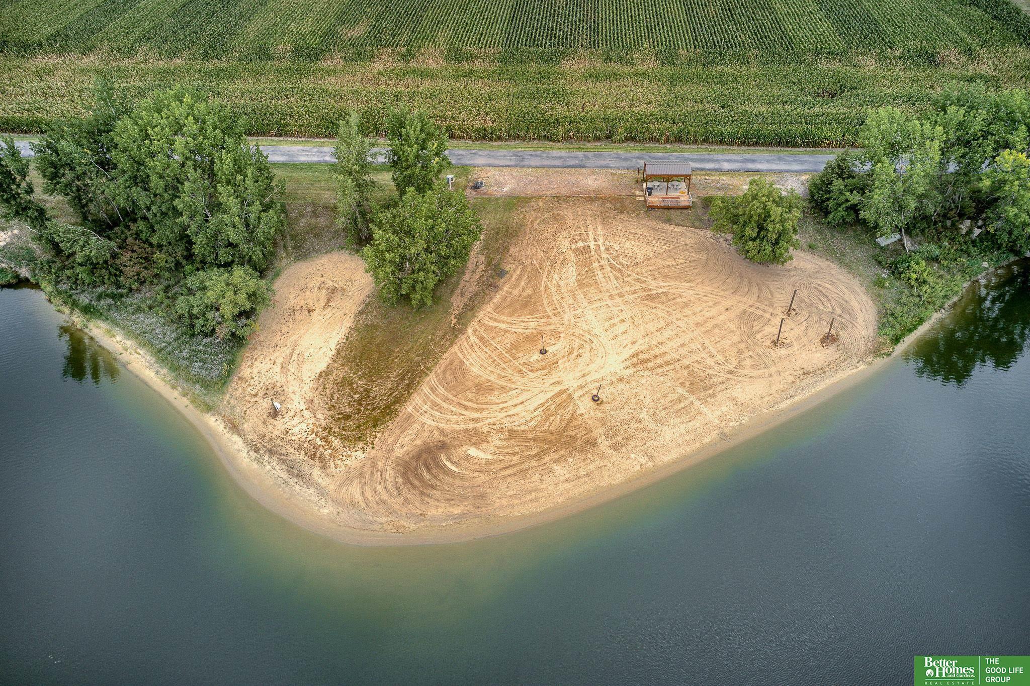 813 Spring Lake Circle, McCool Junction