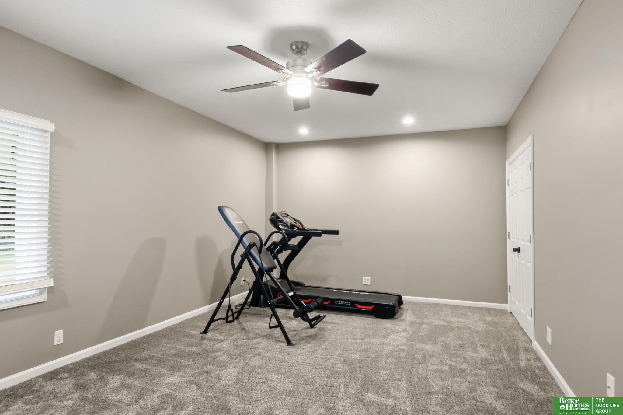 7111 S 167th Circle