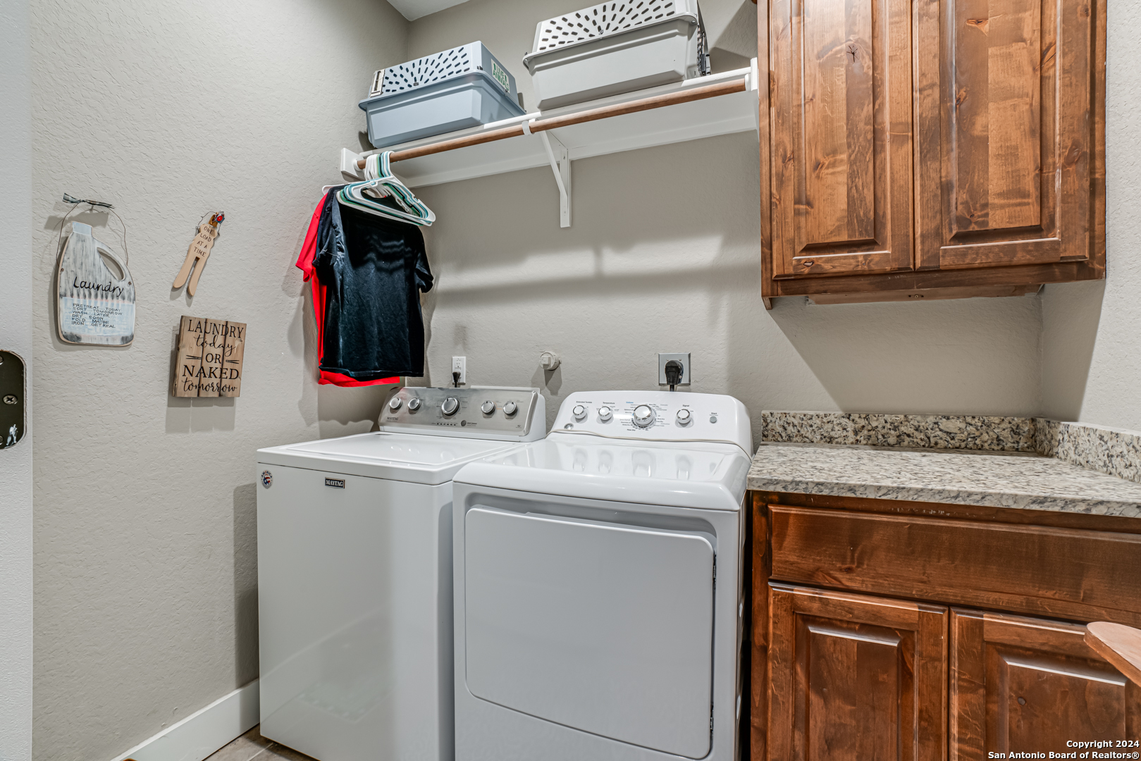 1025 Persimmon Pass