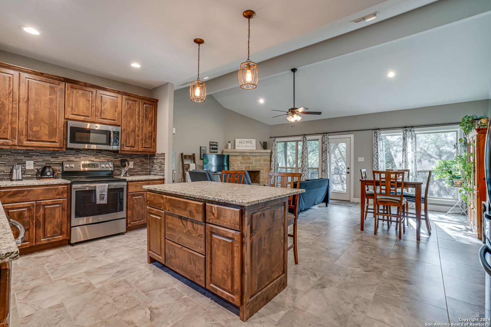 1025 Persimmon Pass