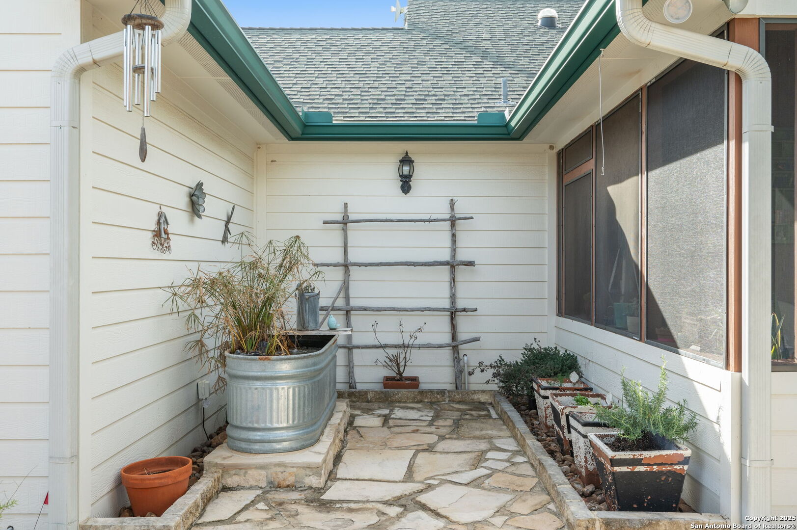 1424 LATIGO BLVD