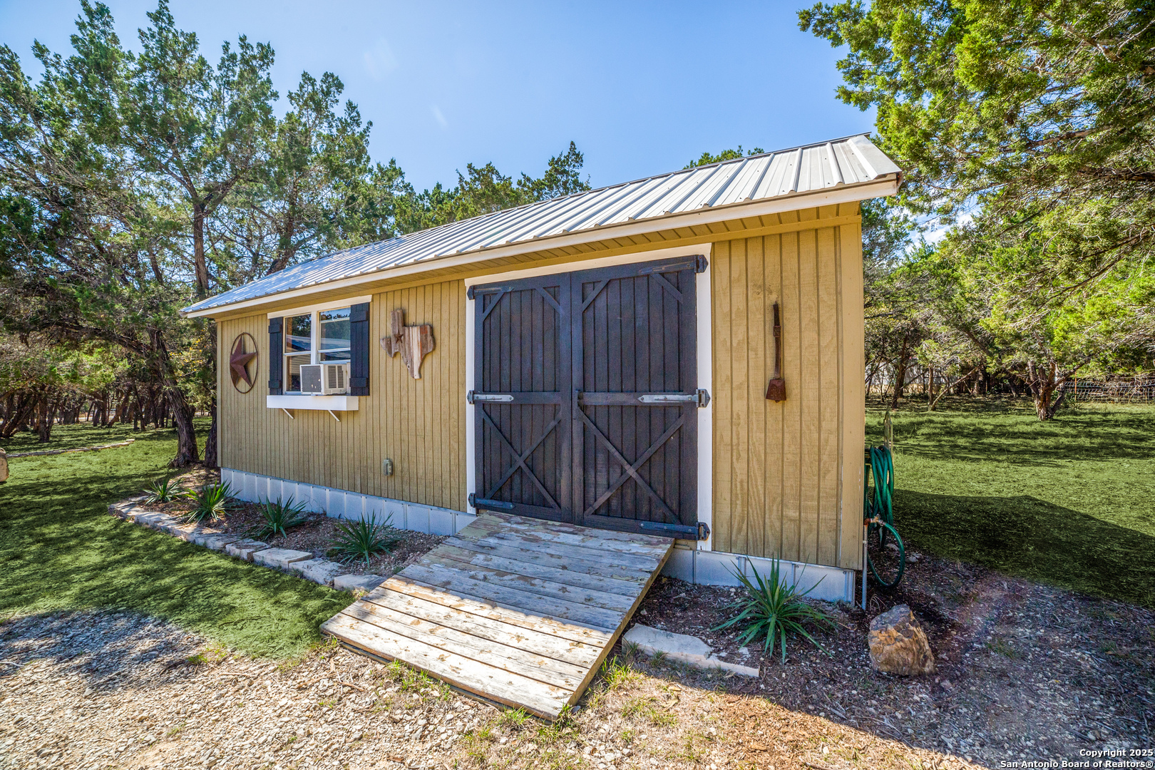 954 Lakeside