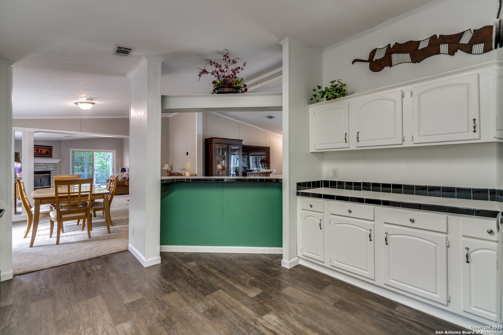1094 Northlake