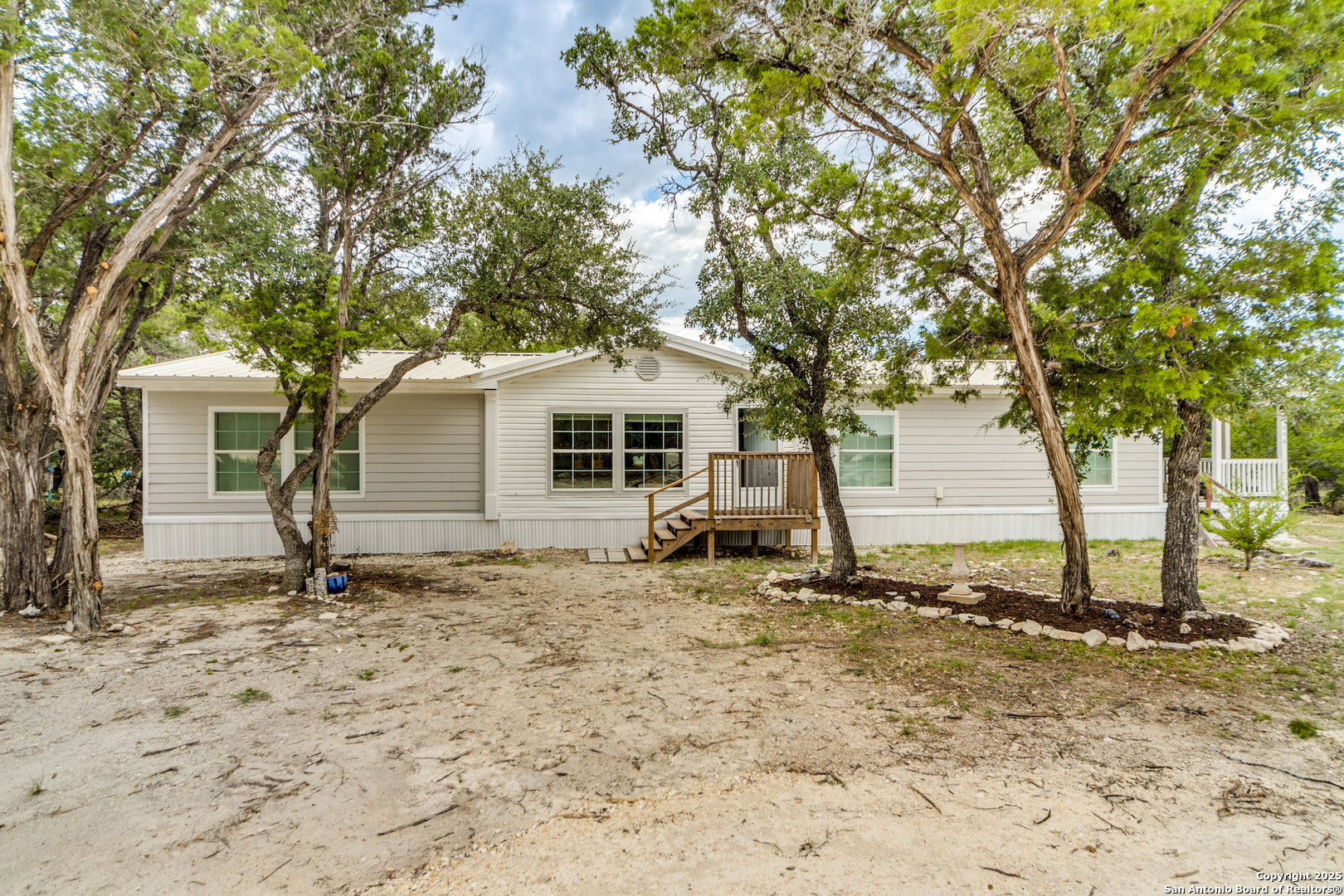 1094 Northlake