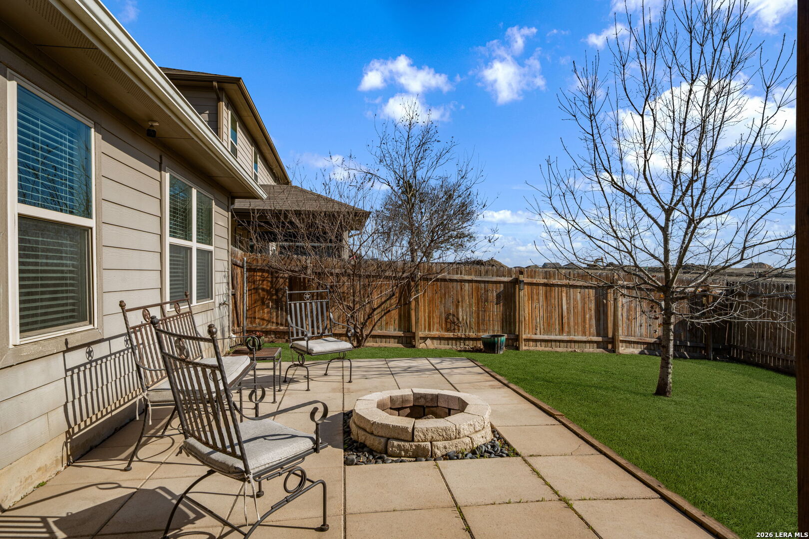 2542 McCrae
