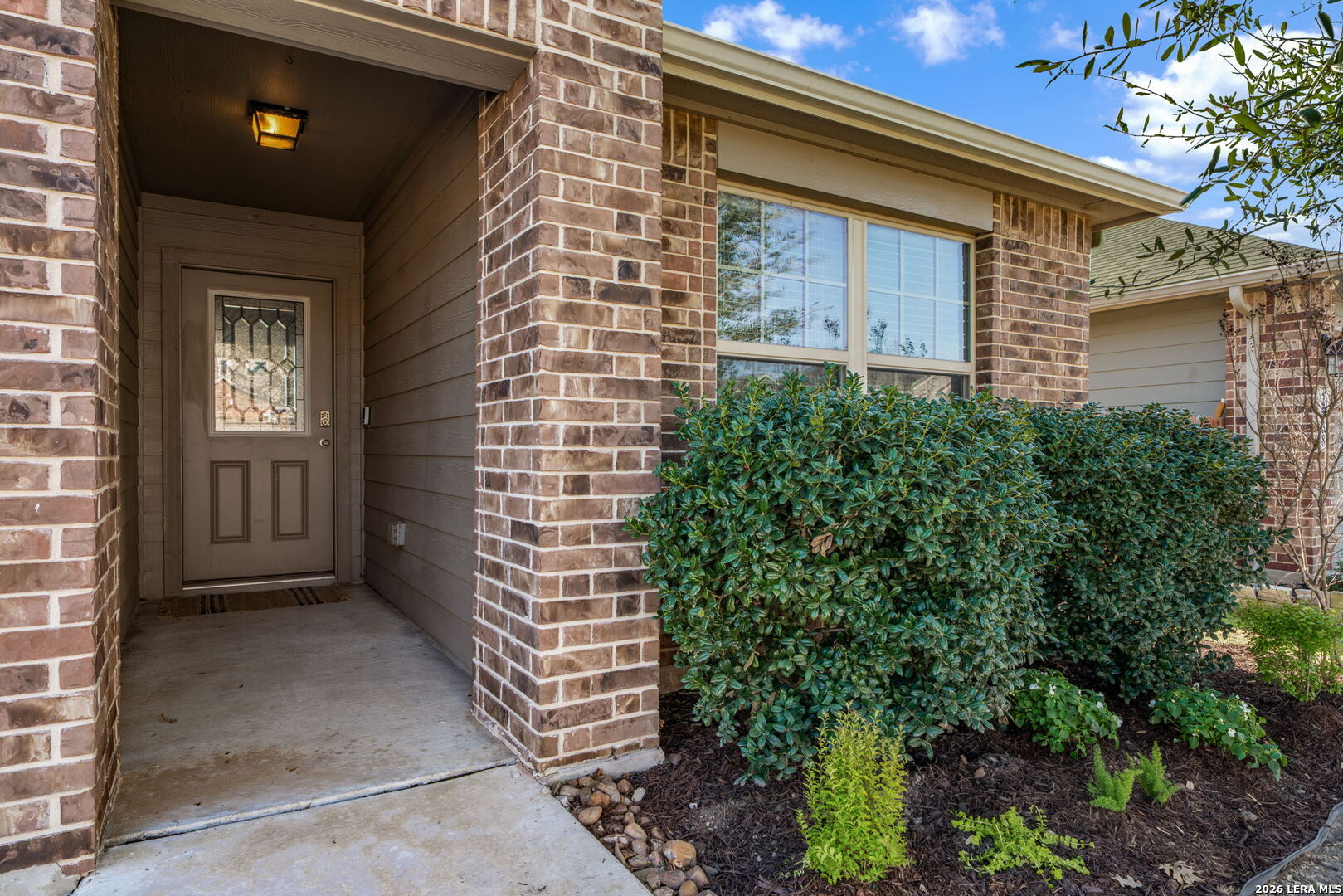 2542 McCrae