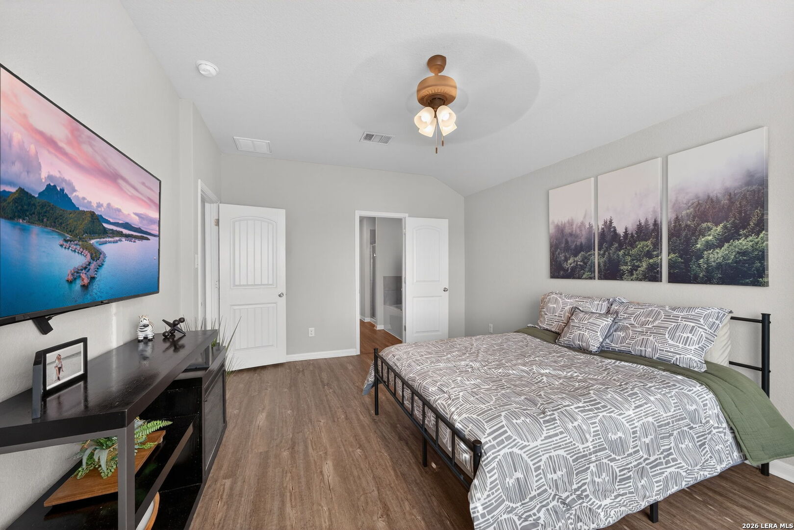 2542 McCrae
