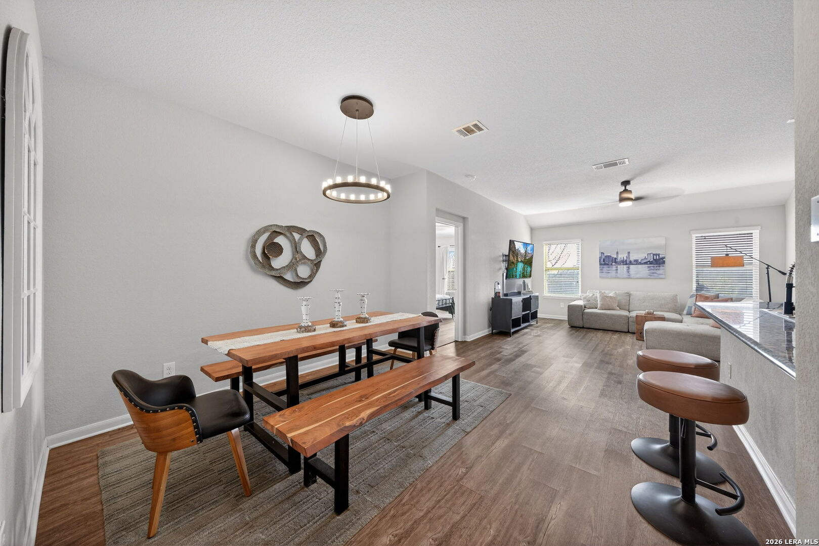 2542 McCrae
