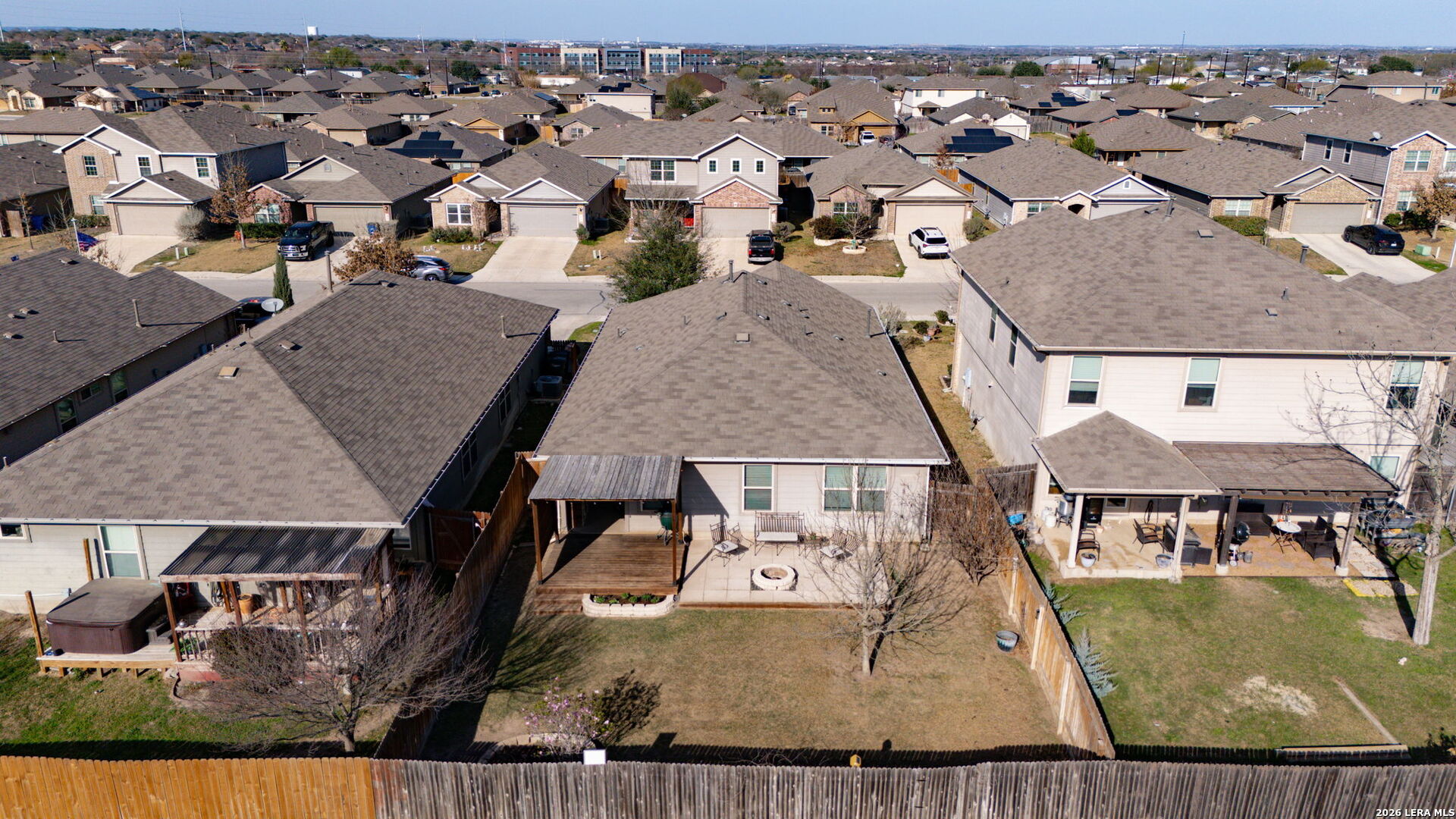 2542 McCrae